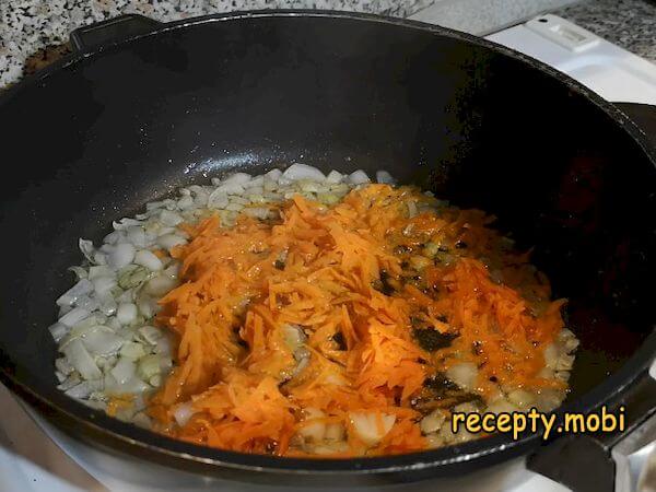 жаренный лук и морковь - фото шаг 11