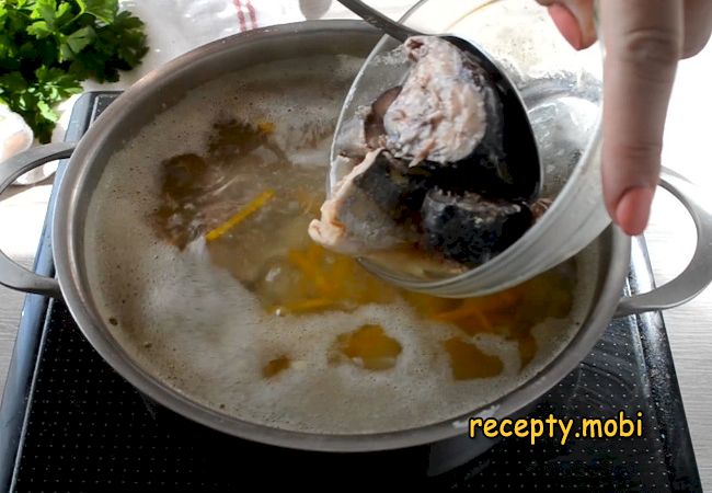 приготовление рыбного супа из консервов сардины - фото шаг 6