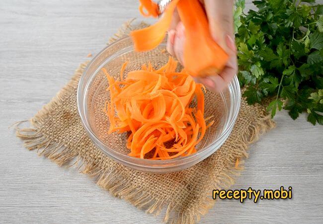 тертая морковь - фото шаг 2