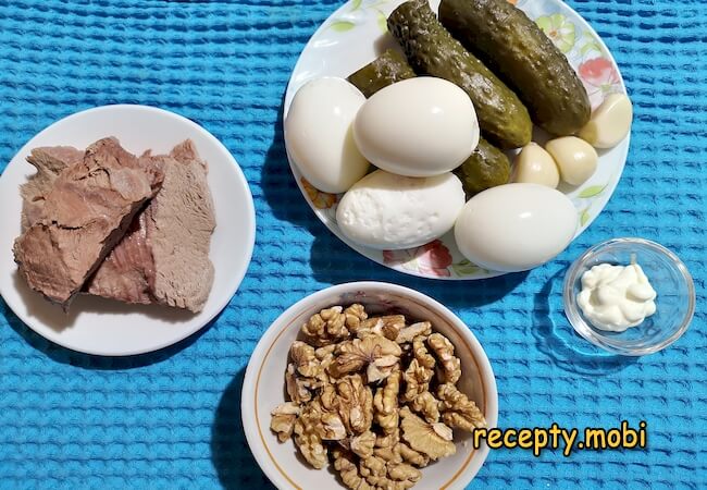 ингредиенты для приготовления салата принц с говядиной и грецкими орехами - фото шаг 1