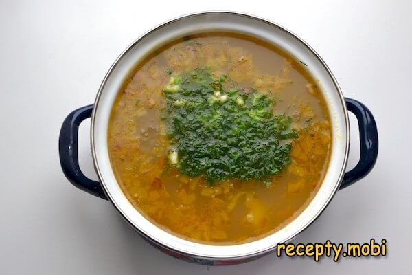 приготовление горохового супа с копчеными ребрышками - фото шаг 11
