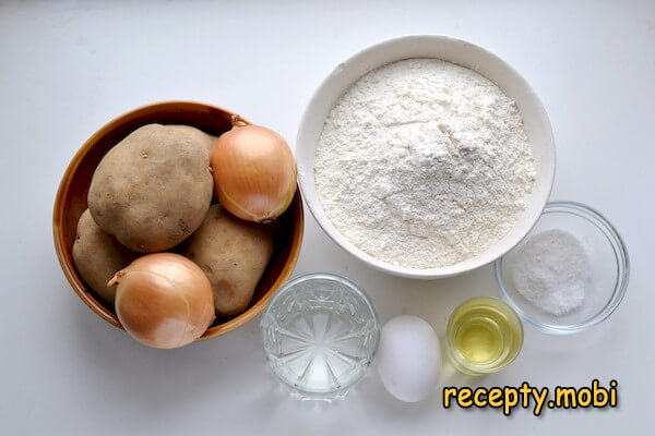 ингредиенты для приготовления вареников с картошкой и жареным луком - фото шаг 1