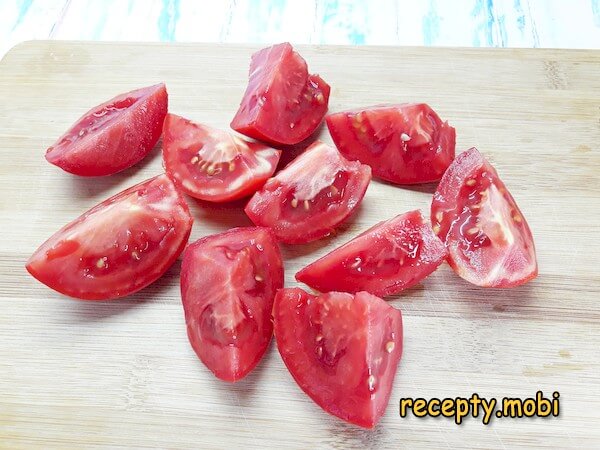 нарезанные помидоры дольками - фото шаг 5