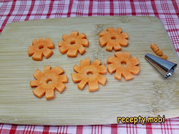 нарезанная морковь - фото шаг 6
