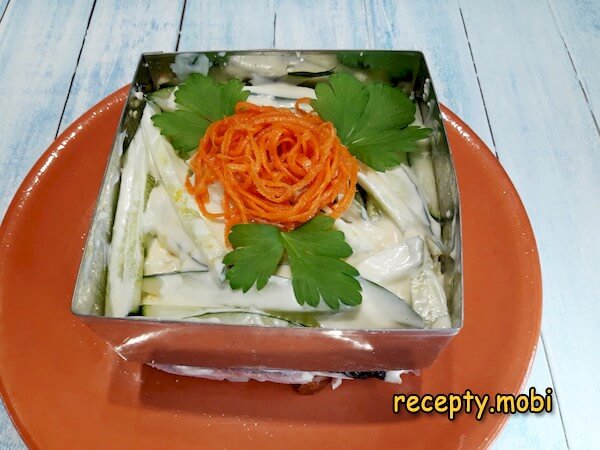 приготовление салата с копченой курицей и корейской морковью - фото шаг 15