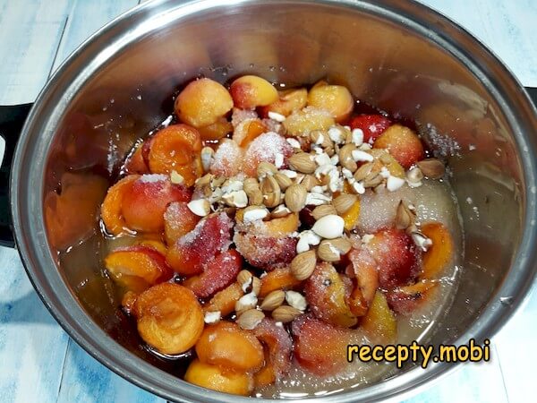 приготовления варенья из абрикосов с ядрышками - фото шаг 7