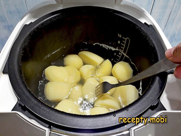 приготовление картофеля в мультиварке - фото шаг 7
