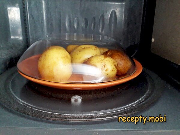 приготовление картофеля в мундире в микроволновке - фото шаг 5