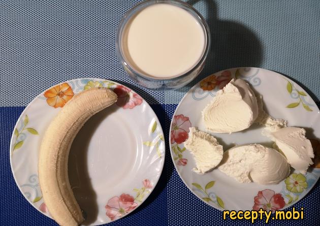 ингредиенты для приготовления молочного коктейля с бананом и мороженым - фото шаг 1