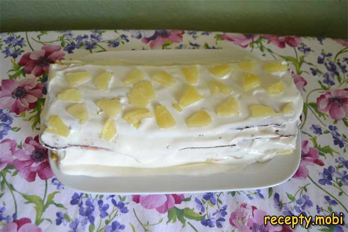 Бисквитный торт с ананасом