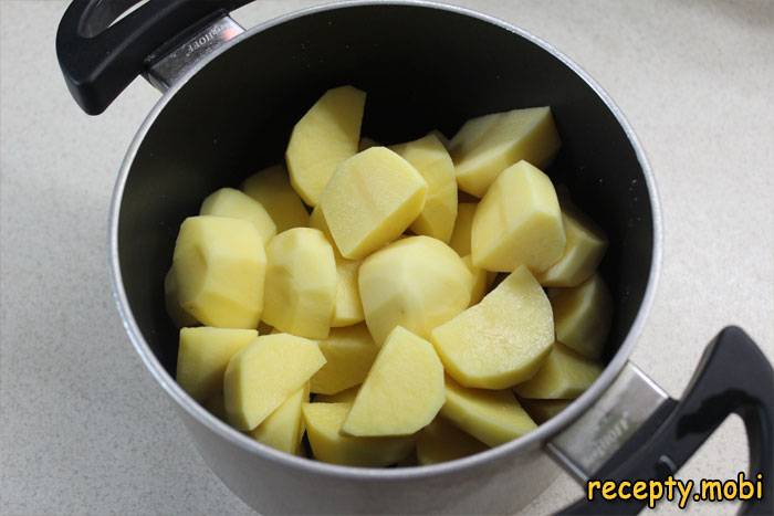 нарезанный картофель - фото шаг 1