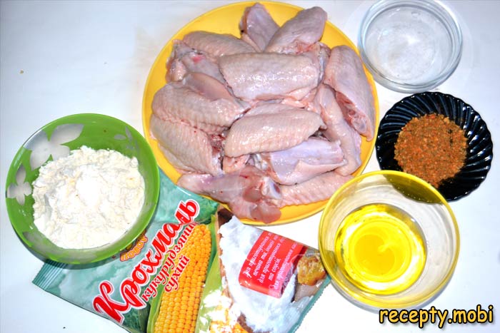 Ингредиенты для приготовления куриных крылышек на сковороде