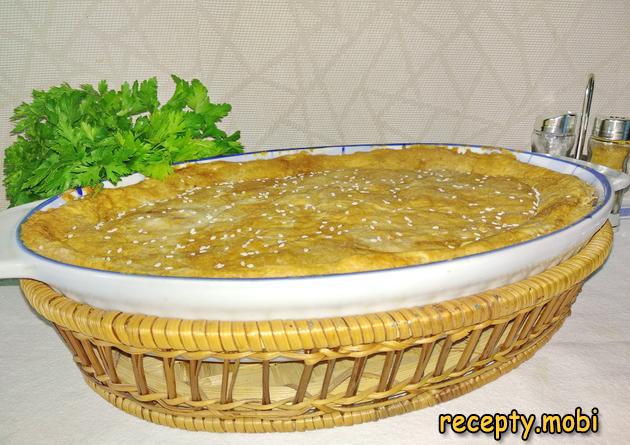 Закусочный пирог с луком и плавленным сыром