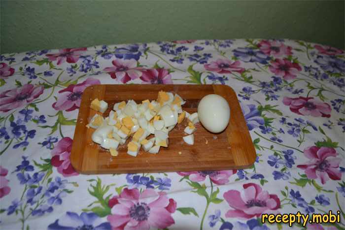 яйца нарезанные кубиком - фото шаг 5