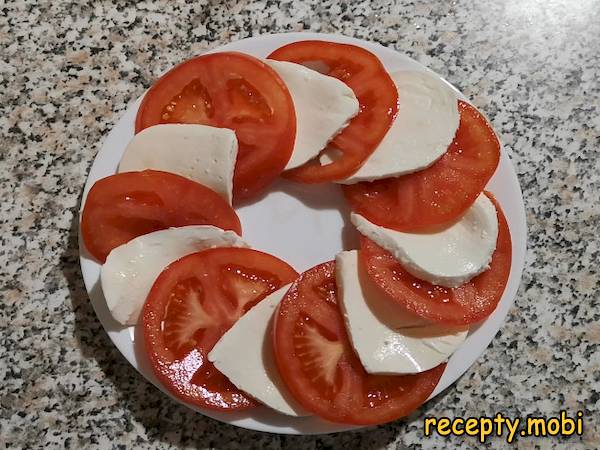 cooking caprese salad - photo step 4