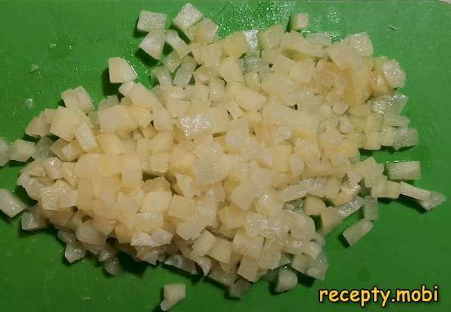 нарезанный кубиками консервированный ананас - фото шаг 2