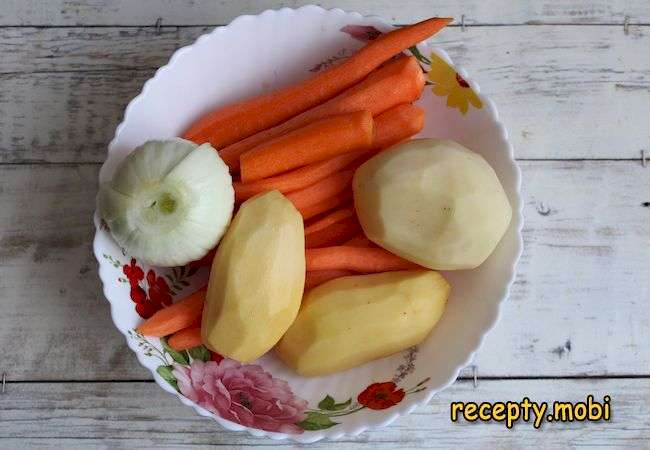 лук, морковь и картофель - фото шаг 2