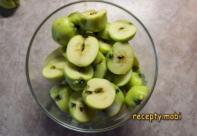 яблоки и груши половинками - фото шаг 2