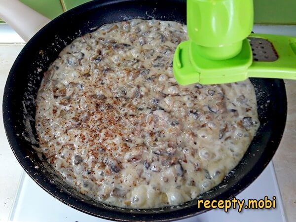 приготовление грибного сливочного соуса из шампиньонов - фото шаг 10