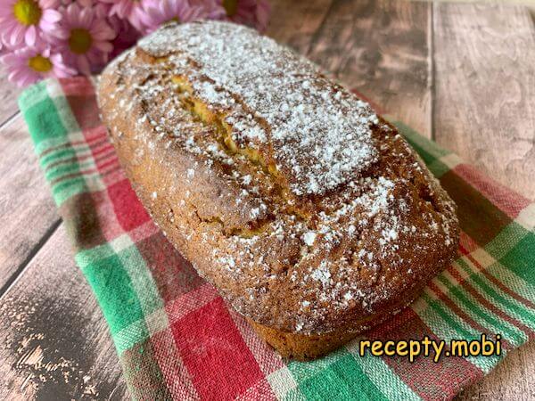 Carrot gateau with walnuts