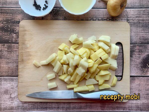 нарезанный картофель - фото шаг 1
