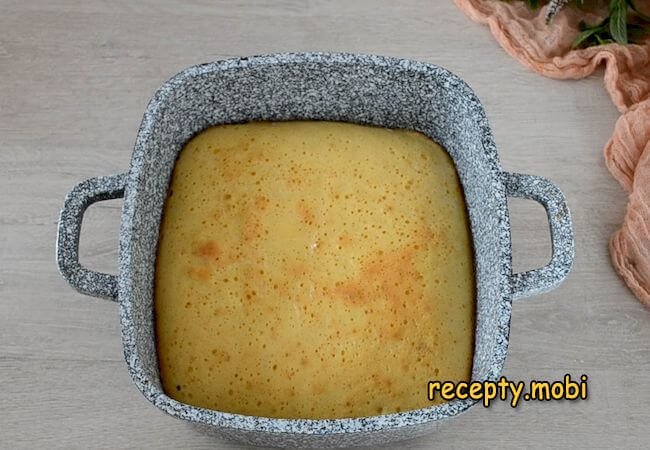 шарлотка с карамелизированными яблоками