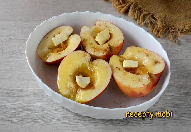 приготовление яблок запеченных в духовке с медом - фото шаг 6