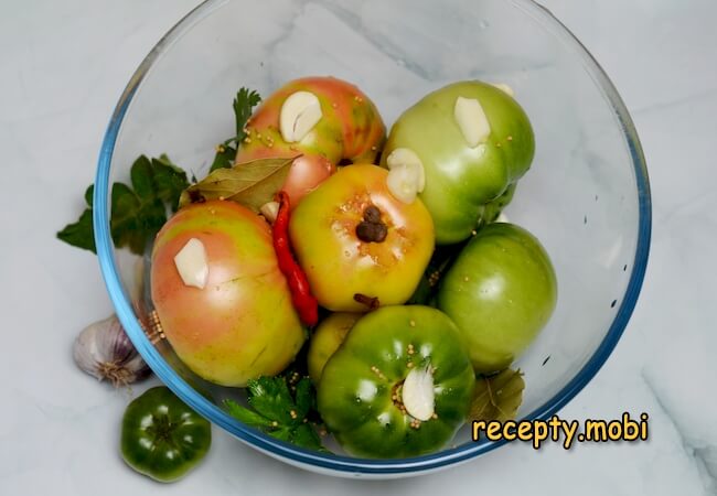 приготовление квашеных зеленых помидоров - фото шаг 6