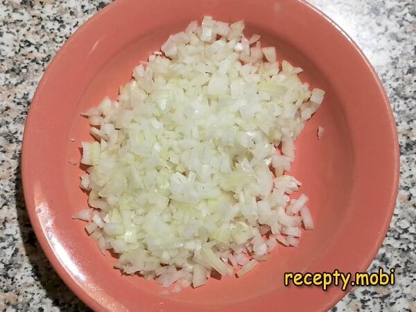 diced onion - photo step 2