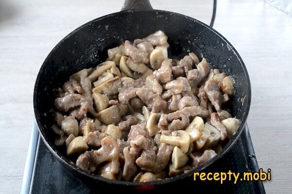 приготовление бефстроганов из говядины с грибами - фото шаг 6