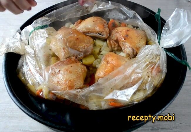 приготовление курицы с картошкой в духовке в пакете для запекания - фото шаг 8