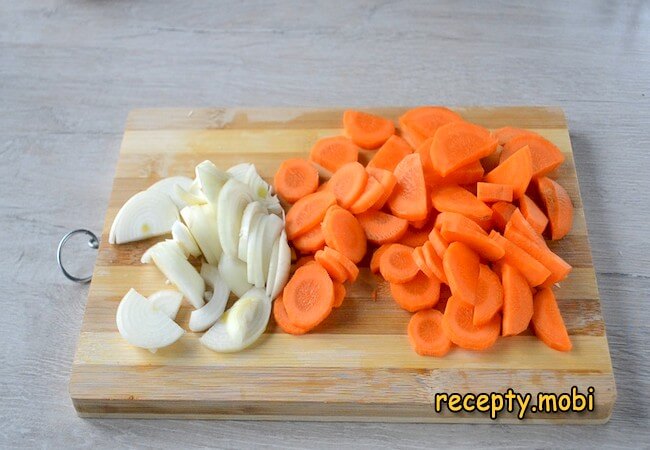нарезанный картофель и морковь - фото шаг 4