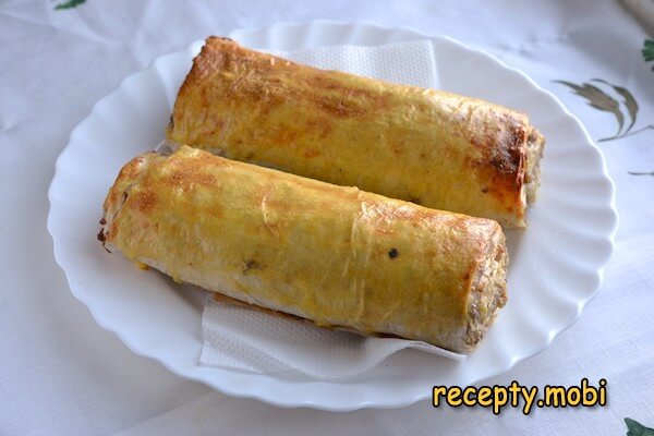 Lavash roll with minced meat in the oven