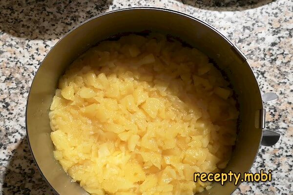 Cooking salad with chicken, pineapple and walnuts - photo step 9