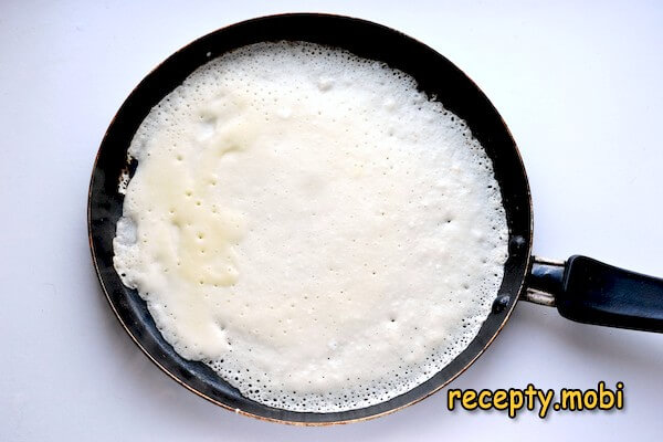 cooking pancakes with mineral water and milk - photo step 10