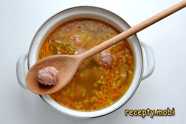 приготовление гречневого супа с фрикадельками - фото шаг 10