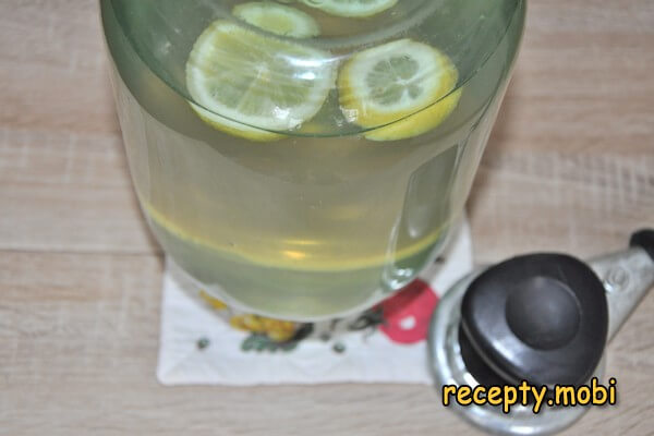 Березовый сок с лимоном