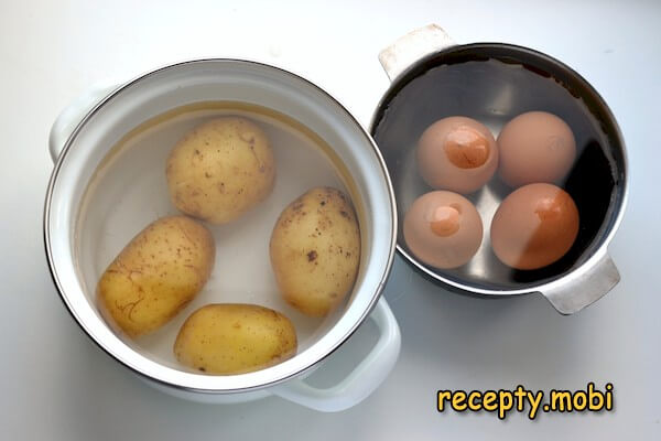 вареный картофель и яйца - фото шаг 2