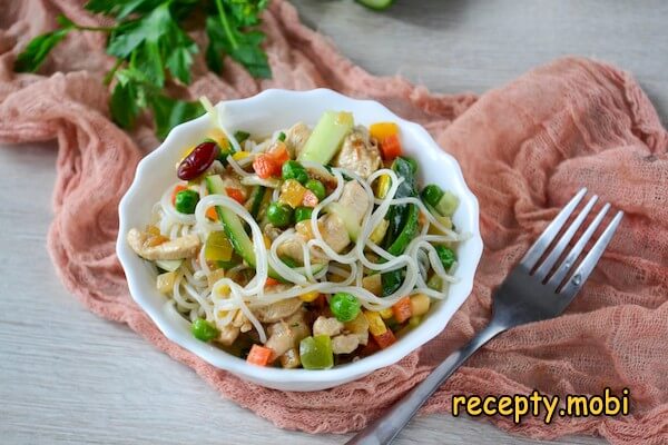 Salad with funchose and chicken