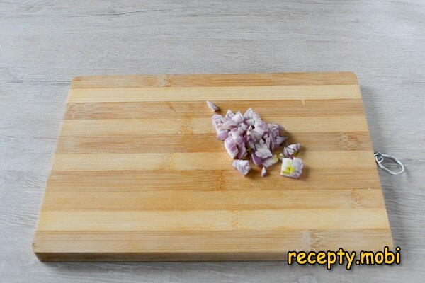 chopped onion - photo step 2