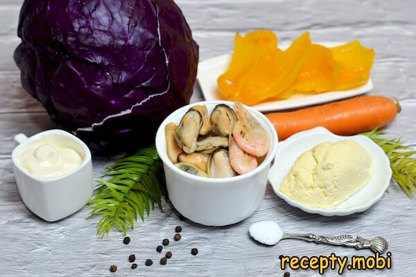 ингредиенты для салата с краснокочанной капустой, креветками, мидиями - фото шаг 1