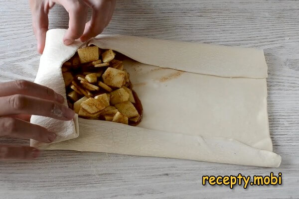 preparation of strudel with apples from puff pastry - photo step 8