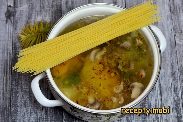 приготовление супа с брокколи и цветной капустой - фото шаг 11