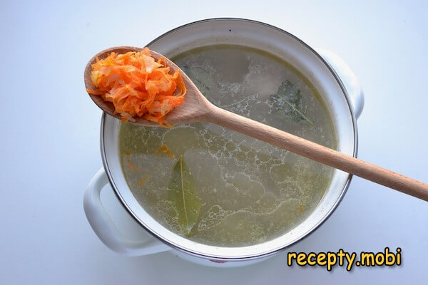 приготовление супа с куриными фрикадельками и вермишелью - фото шаг 9