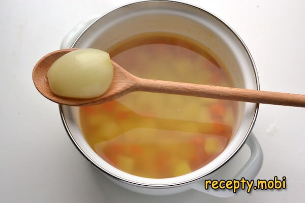 приготовление сырного супа с шампиньонами и плавленным сыром - фото шаг 8