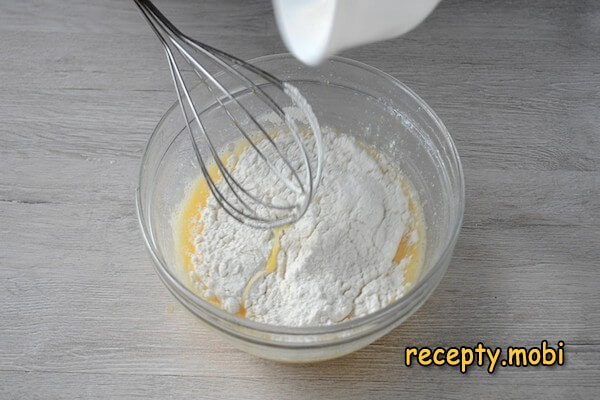 making dough for thin pancakes on water with eggs - photo step 4