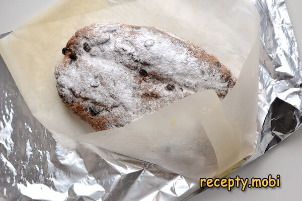 Cottage cheese Christmas stollen