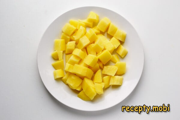 картофель нарезанный кубиком - фото шаг 2