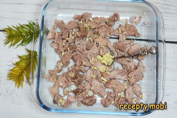 приготовление заливного из свинины - фото шаг 10