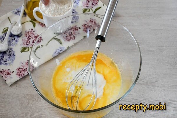 cooking custard pancakes on kefir and boiling water - photo step 3